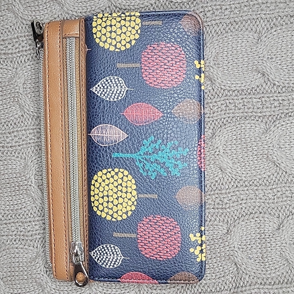Relic Wallet - Picture 5 of 13